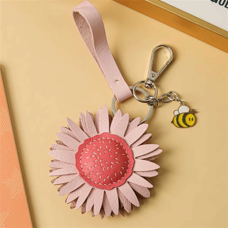 DIY Daisy Keychain